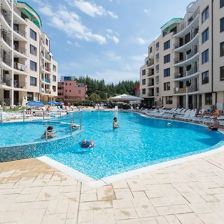 ❤ Quite Studio With Kitchen & Balcony ❤rk❤ Apartamento *
